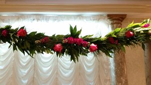 A garland arch! 20170317_141737.jpg