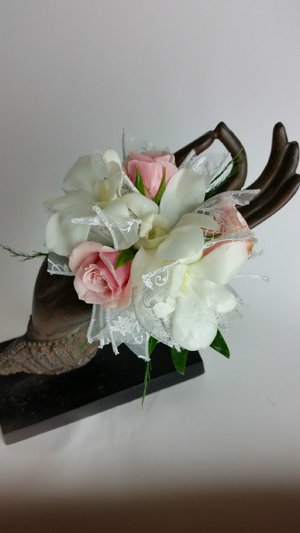 Orchids and Roses! 20170427_144036.jpg