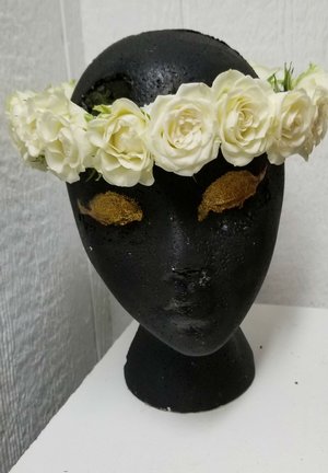 A Crown of Roses A_crown_of_roses.jpg