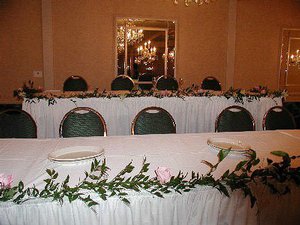 Head table garland banq5.jpg